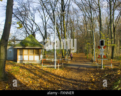 BRD, Deutschland, NRW, Köln, Lindenthal, Wildkaninchen Grüngürtels, Bahnwärterhäuschen Stockfoto