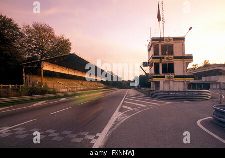 Die Gruben Rouen-Les-Essarts motor racing Circuit Frankreich 1994 Stockfoto