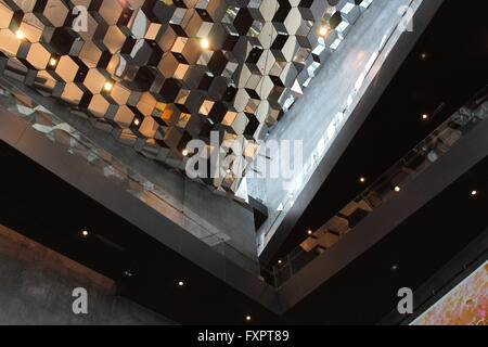 Dach-Innenteil des Konzerthaus Harpa in Reykjavik, Island Stockfoto