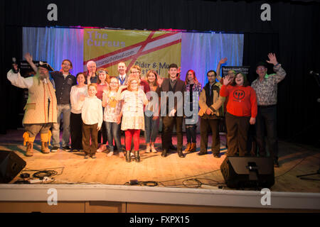 Wimborne, Dorset, UK. 16. April 2016. Polly Jones ist der Gewinner des Wimborne Straßenmusikern Bash 2016 Credit: Gary Lawton/Alamy Live News Stockfoto