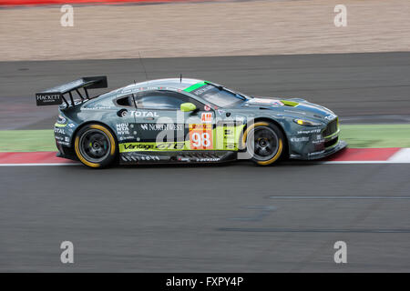 Silverstone im Vereinigten Königreich. 17. April 2016. No98 Aston Martin V8 Vantage angetrieben von Paul Dalla Lana/Pedro Lamy/Mathias Lauda während den 6 Stunden von Silverstone Credit: Steven Reh/Alamy Live News Stockfoto