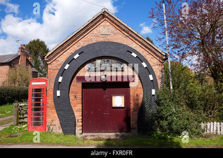 Gonalston, Nottinghamshire, Großbritannien 17. April 2016. Einem sonnigen Frühlingstag im Dorf Gonalston.  Abgebildet, ist die alte Schmiede in der Mitte des Dorfes malerische Nottinghamshire Credit: Mark Richardson/Alamy Live News Stockfoto