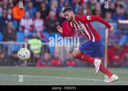 Madrid, Spanien. 17. April 2016. Yannick Carrasco (21) Atletico de Madrid. La Liga zwischen Atletico de Madrid und Granada CF im Vicente Calderon Stadion in Madrid, Spanien, 17. April 2016. Bildnachweis: Aktion Plus Sport/Alamy Live-Nachrichten Stockfoto