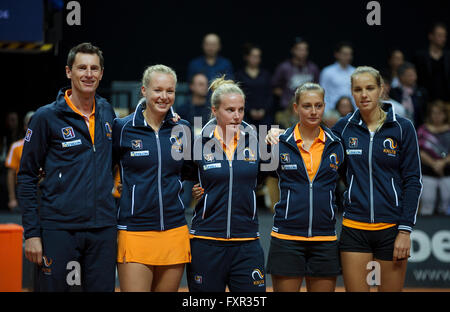 Arena Loire, TrŽlazŽ, Frankreich, 16. April 2016, Halbfinale FedCup, Frankreich-Niederlande, Team-Präsentation, niederländische Team Foto: Henk Koster/Tennisimages/Alamy Live News Stockfoto