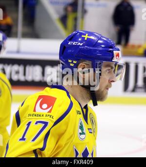 Landshut, Bayern, Deutschland. 17. April 2016. Nikolas TORP (Schweden). Euro Hockey Challenge, Eishockey, Deutschland gegen Schweden, Landshut, 17. April 2016, Platz als Vorbereitung für die Weltmeisterschaft in Russland nehmen zwei Matches in Rosenheim und Landshut. © Wolfgang Fehrmann/ZUMA Draht/Alamy Live-Nachrichten Stockfoto