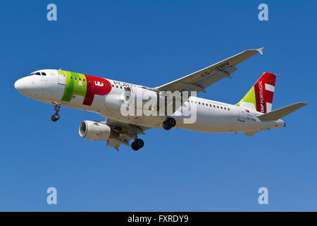 TAP Portugal Airbus A320, CS-TNV, im Endanflug nach Kopenhagen Flughafen, CPH, Kastrup, Dänemark Stockfoto