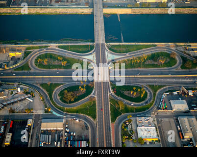 Luftbild, Autobahnkreuz Interstate 710 W Anaheim Street, Kleeblatt Kreuzung, Long Beach, Los Angeles County, Stockfoto