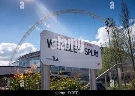 Wembley-Stadion von Wembley Weg London England näherte Stockfoto