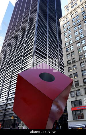 Red Cube in Lower Manhattan, New York City, NY, USA Stockfoto