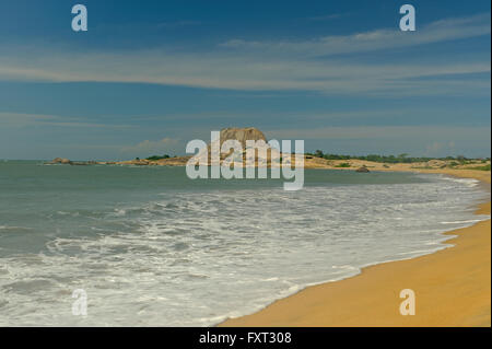 Wellen an der Küste, Yala-Nationalpark, Sri Lanka Stockfoto