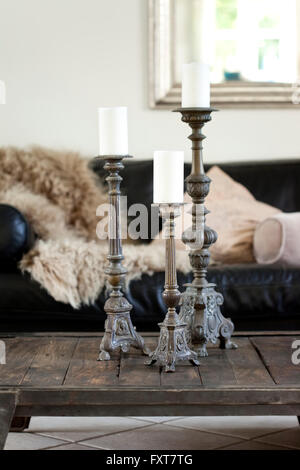 Drei Vintage Kerzen Wohnzimmer Couchtisch Stockfoto