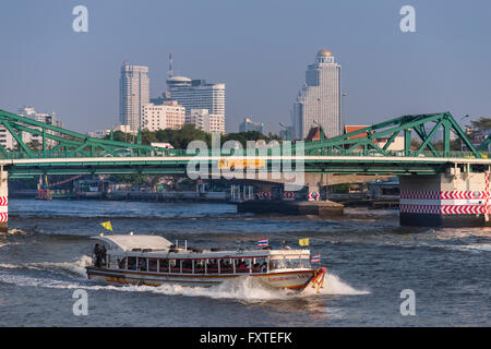 Express-Fähre-Chao-Phraya-Fluss Bangkok Thailand Stockfoto