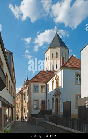 Deutschland, Nordrhein-Westfalen, Paderborn, Blick Durch Die Gasse Grube Zum Markt, Rechts Das Dependance Gaukirchenkloster Und d Stockfoto