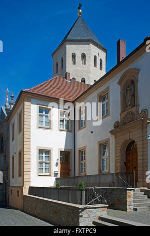 Deutschland, Nordrhein-Westfalen, Paderborn, Blick Durch Die Gasse Grube Zum Markt, Rechts Das Dependance Gaukirchenkloster Und d Stockfoto