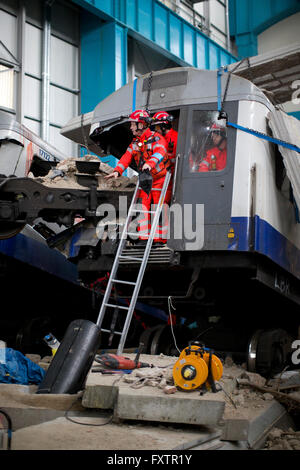 Üben Sie Unified Response (EUR) Übung in Dartford. März 2016. Stockfoto