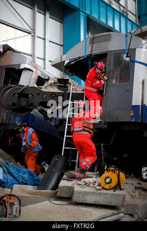 Üben Sie Unified Response (EUR) Übung in Dartford. März 2016. Stockfoto