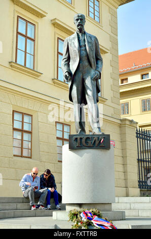 Prag, Tschechische Republik. Denkmal für Tomáš Garrigue Masaryk (1850-1937: der erste Präsident der Tschechoslowakei) Hradcanské... Stockfoto