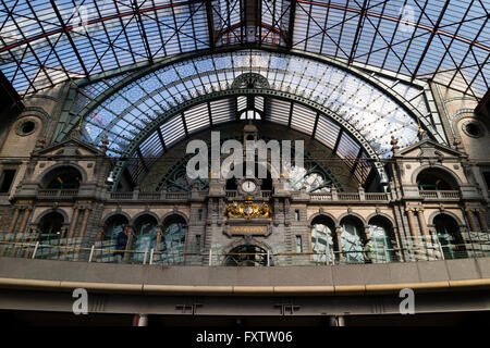 Eingang des Bahnhofs Antwerpen-zentrale Stockfoto