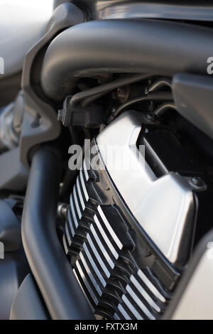 Nahaufnahme von Motorradrahmen und Motor Stockfoto
