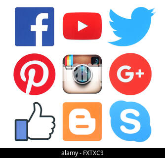Kiew, Ukraine - 8. Februar 2016:Collection der populären social-Media-Logo Zeichen gedruckt auf Papier: Facebook, Twitter, Google Plus, Stockfoto