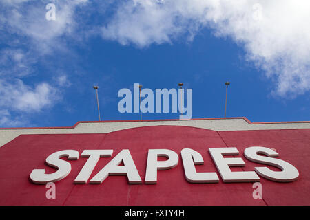 Staples-Shop in der Innenstadt von Kingston, Ontario, auf Mittwoch, 27. Januar 2016. Stockfoto