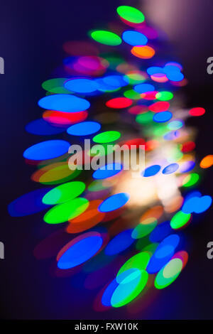 festliche bunten Bokeh auf dunklem Hintergrund Stockfoto