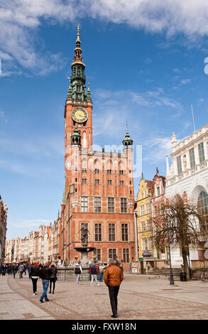 Danzig Main Rathausgebäude, polnischer Name Ratusz Miasta, historische Architektur außen, hohe Gebäude mit Turm, Wahrzeichen. Stockfoto