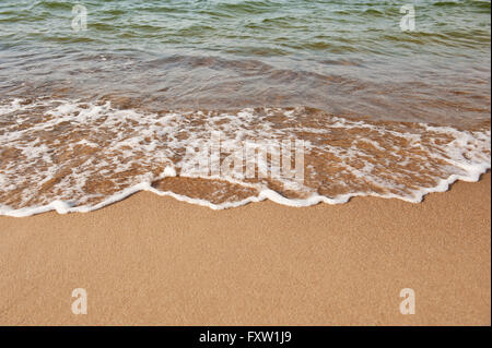 Meer Ufer Rand und Sand Closeup in Wladyslawowo Strand, Polen, Europa. Ruhiges Wasser und friedlichen Charakter Detail abstracts Stockfoto