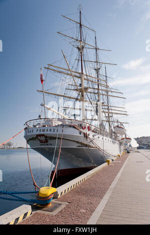 Segelschiff Dar Pomorza vertäut im Hafen von Gdynia, Polen, Europa, Ostsee, legendären The White Fregatte polnischen Segeln Handwerk Stockfoto