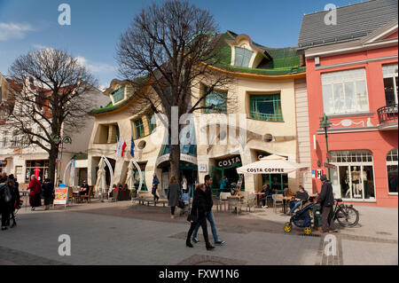 Krzywy Domek in Sopot, krummen kleinen Haus lustig geformten Gebäude außen Touristenattraktion in Polen, Europa, besuchenden Ort Stockfoto