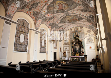 Mariacka Kapelle mit Altar, Kaplica Mariacka und Kirchenbänke Zeilen in Gdansk Oliwa erzkathedralen Basilika der Heiligen Dreifaltigkeit, Polen Stockfoto