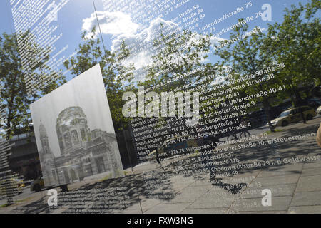 Spiegelwand, Holocaust-Denkmal, Hermann-Ehlers-Platz, Steglitz, Berlin, Deutschland Stockfoto