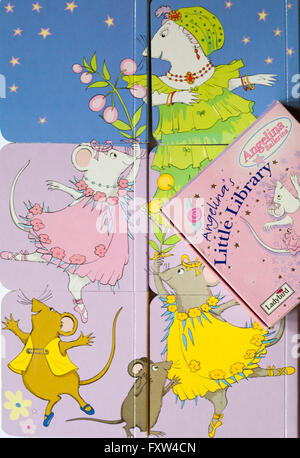 Angelina Angelina Ballerina's kleine Bibliothek Bücher umgedreht ein hübsches Bild Puzzle durch Marienkäfer mit Mäusen tanzen zu machen Stockfoto