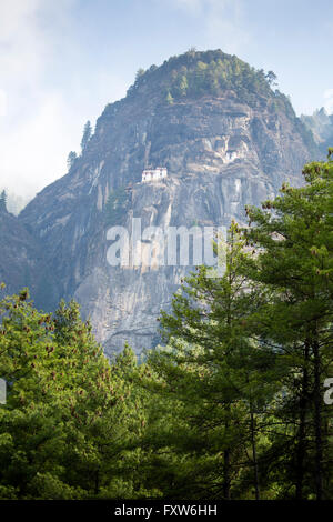 Paro Taktsang ist der populäre Name Taktsang Palphug Kloster, ein prominenter Himalayan buddhistische Heilige Stätte und Tempel-Komplex Stockfoto