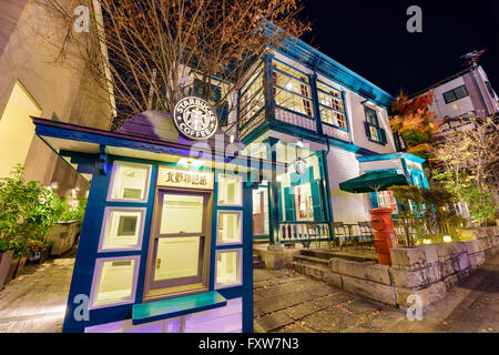 Starbucks Coffee-Shop im Bezirk von Kobe Kitano. Stockfoto