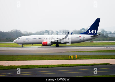 SAS Airlines Boeing 737-85(w) Airliner LN-RRG vom internationalen Flughafen Manchester England Vereinigtes Königreich UK Stockfoto