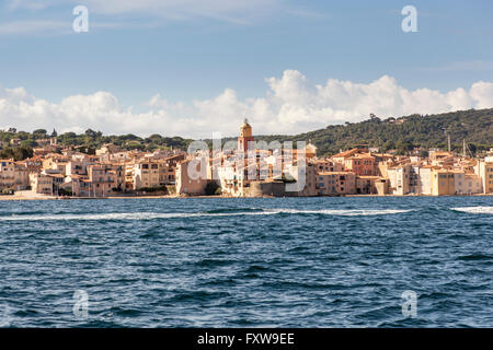 Blick auf Saint Tropez aus dem Meer, Saint Tropez, Frankreich Stockfoto