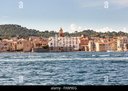 Blick auf Saint Tropez aus dem Meer, Saint Tropez, Frankreich Stockfoto