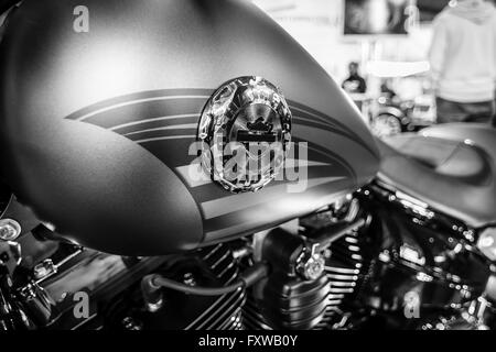 Fragment eines Motorrades Harley-Davidson FSXB Softail Breakout "Crazy Diamond". Stockfoto