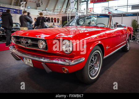 Pony Auto Ford Mustang Cabrio, 1966. Stockfoto