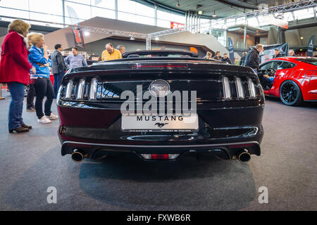 Pony Auto Ford Mustang EcoBoost Cabrio (sechste Generation), 2015. Stockfoto