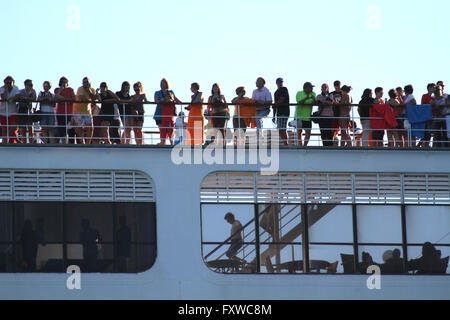 MSC ARMONIA LINER & Touristen Venedig VENEZIA Italien 1. August 2014 Stockfoto
