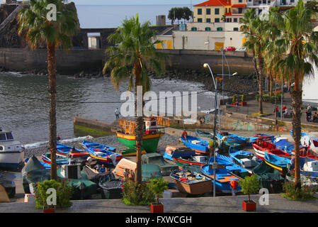 Fischerboote im Hafen Kamera DE LOBOS MADEIRA 12. Dezember 2014 Stockfoto