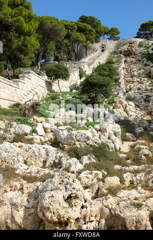 Die letzte Stufe des Aquädukts Puglia ist einen künstlichen Wasserfall, der in Santa Maria di Leuca endet Stockfoto