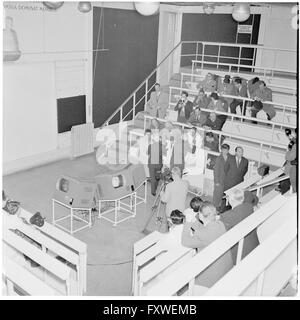 Studenten, Ärzte Im Hörsaal, Technische Geräte... Stockfoto