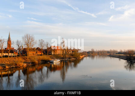 Kleine Stadt Nienburg an der Weser, Niedersachsen, Deutschland Stockfoto