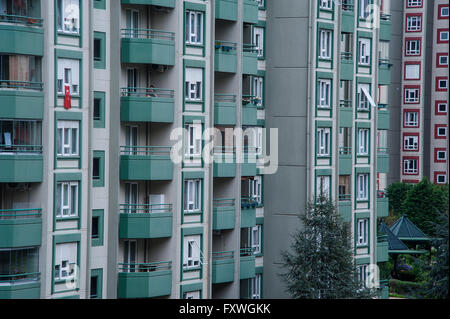 Atasehir ist das neue Bankenviertel von Istanbul mit Banken, Hotels, massive Privatanlagen und viele Autobahnen. Stockfoto