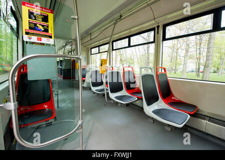 Präsentation der aktualisierten 14 t Straßenbahn in Prag, Tschechische Republik, 18. April 2016. (CTK Foto/Vit Simanek) Stockfoto