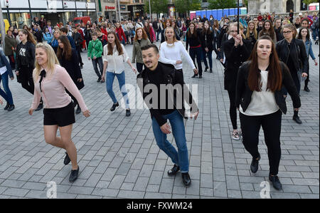 Brno, Tschechische Republik. 18. April 2016. 7. internationale Schritt-Festival startet in Brno, Tschechische Republik, am Montag, 18. April 2016. © Vaclav Salek/CTK Foto/Alamy Live-Nachrichten Stockfoto