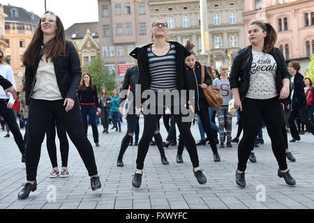 Brno, Tschechische Republik. 18. April 2016. 7. internationale Schritt-Festival startet in Brno, Tschechische Republik, am Montag, 18. April 2016. © Vaclav Salek/CTK Foto/Alamy Live-Nachrichten Stockfoto